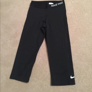 NIKE PRO Dri-Fit Crop Workout Leggings - size M